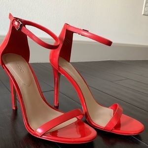 7.5 RED SANDAL HEELS